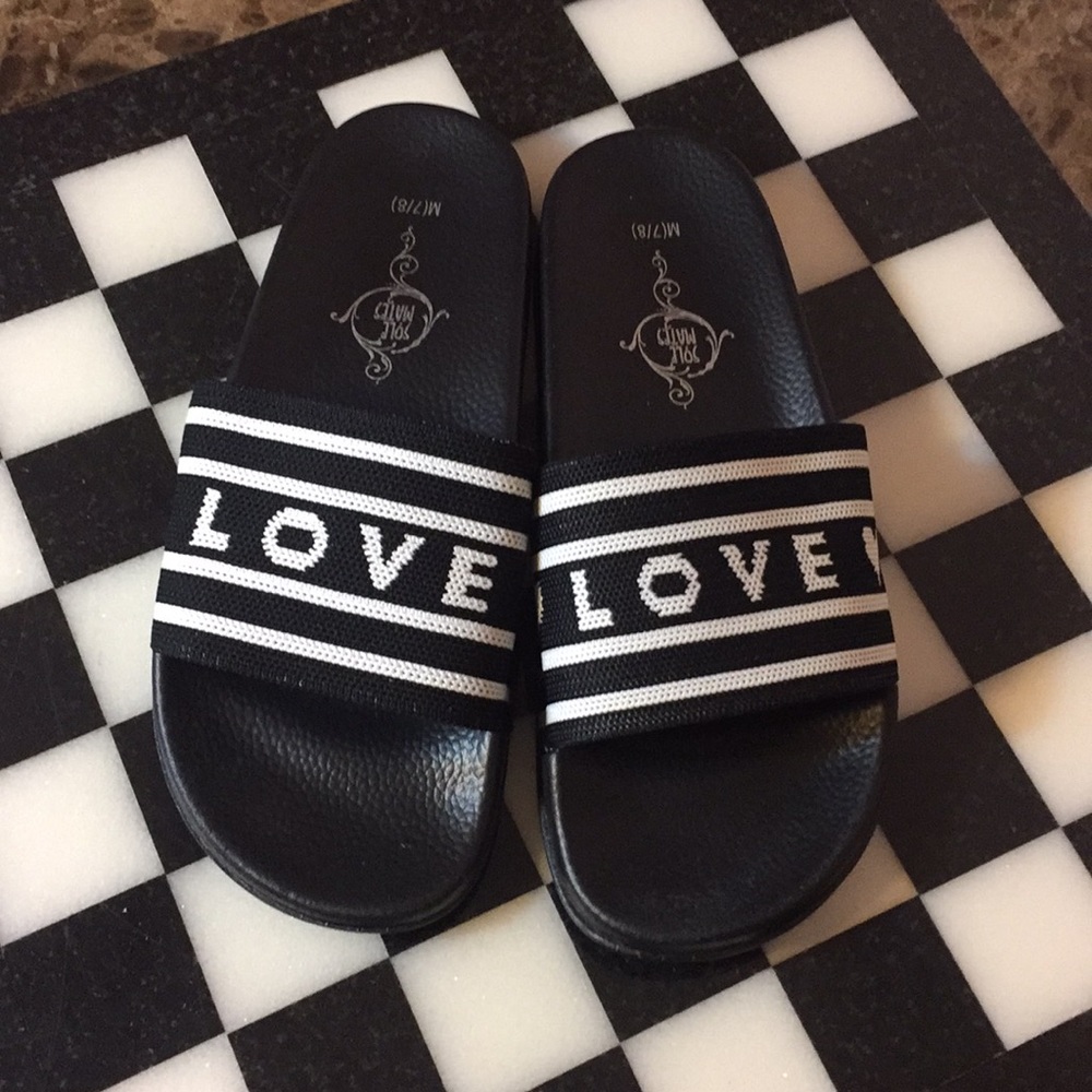 Women’s Love Slides Size 7/8 Medium